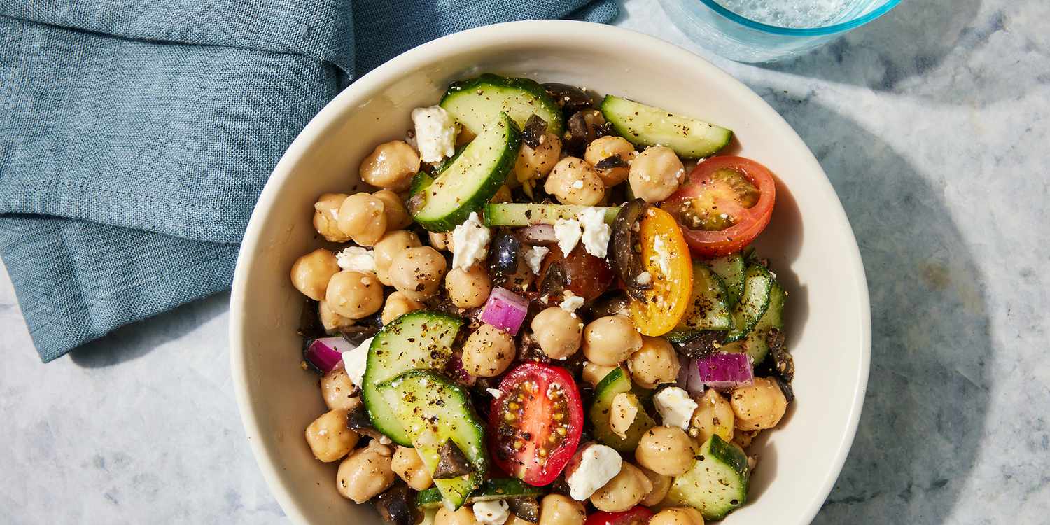 Dense Bean Dinner Salad Recipe with Zesty Garlic